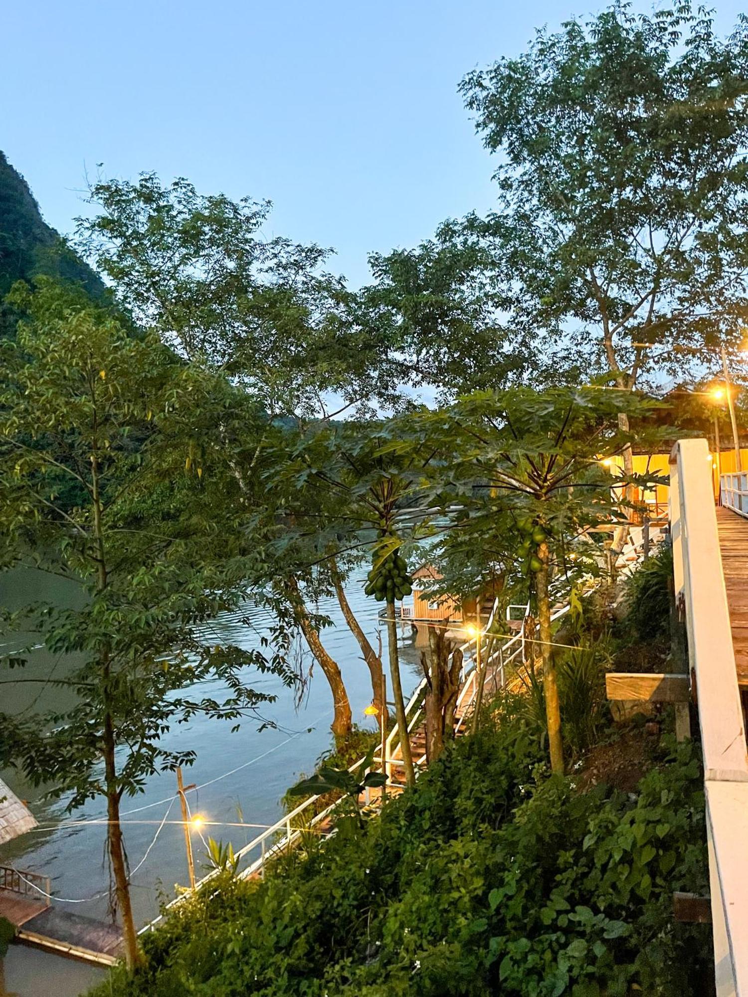 Nongkhiaw The Float House Hotel Kültér fotó